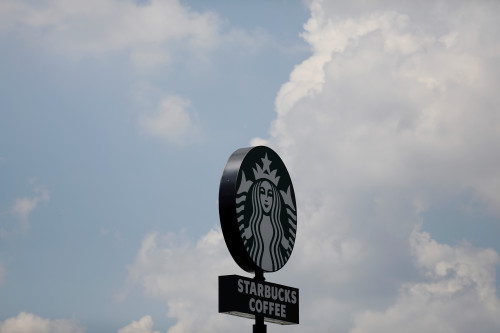 Starbucks posts bigger-than-expected drop in global sales on weak U.S. demand