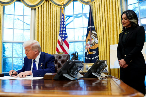 Trump contradicts his spy chief on Iran’s nuclear program